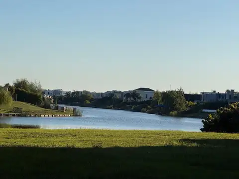Avenida de los Lagos
