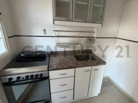 Casa en Alquiler con 1 cochera