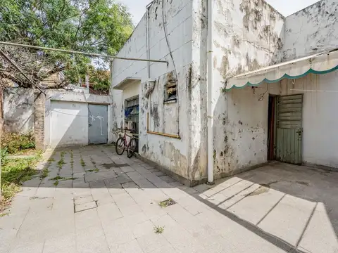 Venta -  Lote propio + casa a refaccionar