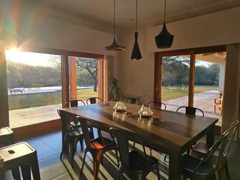 Casa 7 ambientes con 3 baños