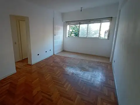 Donato Alvarez 600, Piso 1°