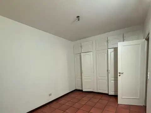 VENDE CASA 3 DORM B° APIPE