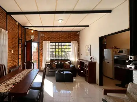 CASA 2 DORMITORIOS CON PILETA