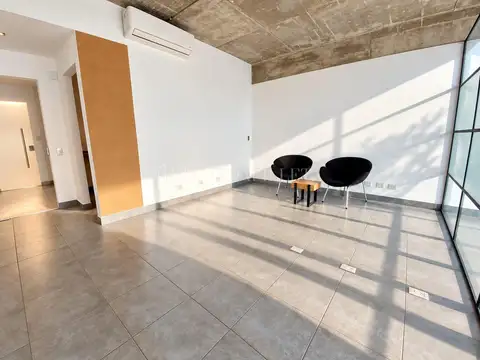 Oficina en Alquiler con 1 cochera