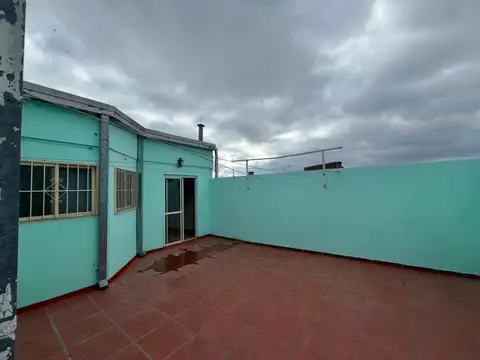 Casa en Planta Alta | 3 Dormitorios | Patio seco