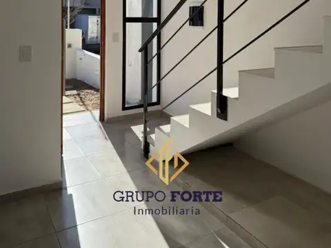 Casa 3 ambientes con 2 baños