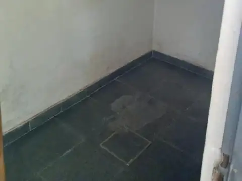 IMPORTANTE LOCAL EN LINIERS 2 PLANTAS (EX CITIBANK)