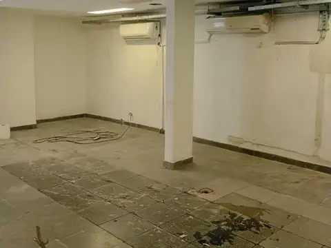IMPORTANTE LOCAL EN LINIERS 2 PLANTAS (EX CITIBANK)