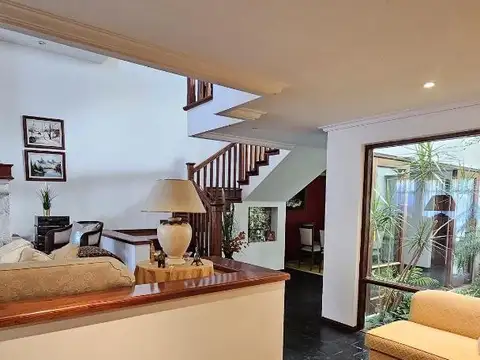 Casa 4 ambientes con 3 baños