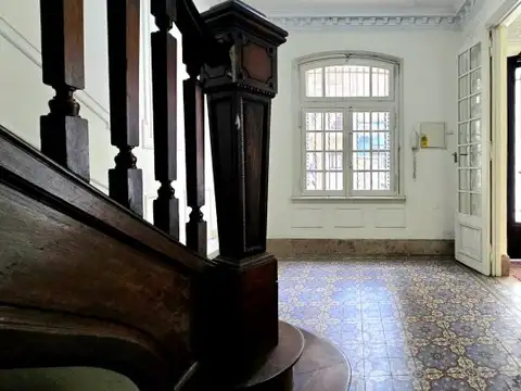 Casa 7 ambientes con 4 baños