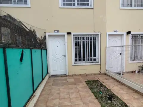 Depto Tipo Casa en Alquiler de 2 ambientes