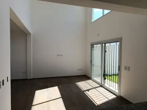 Depto Tipo Casa 3 ambientes con 2 baños