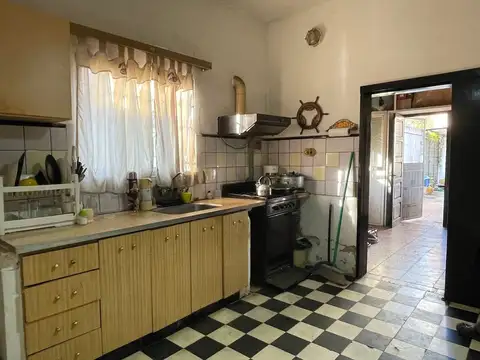 CASA 3 AMB CON TALLER BANFIELD APTO CREDITO