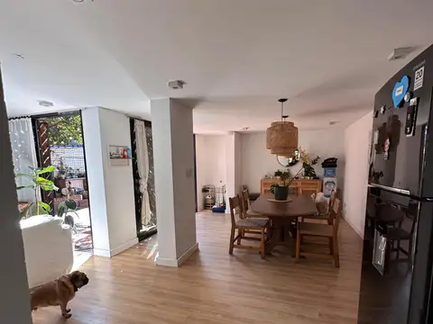Casa 6 ambientes con 2 baños