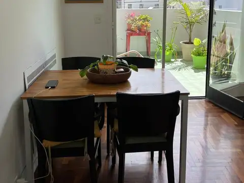 Viamonte 2000, Piso 8