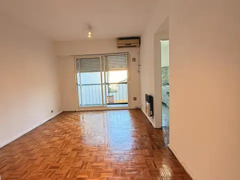 Oportunidad! 2 ambientes luminoso bajas expensas! Ideal renta!