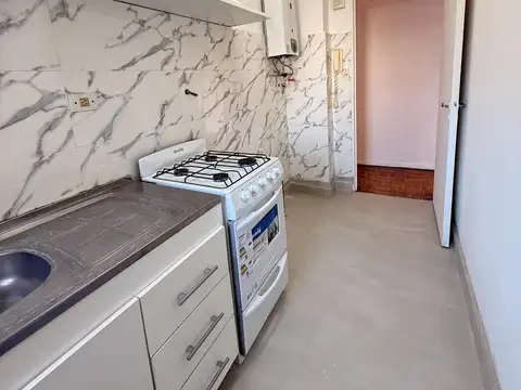 Oportunidad! 2 ambientes luminoso bajas expensas! Ideal renta!