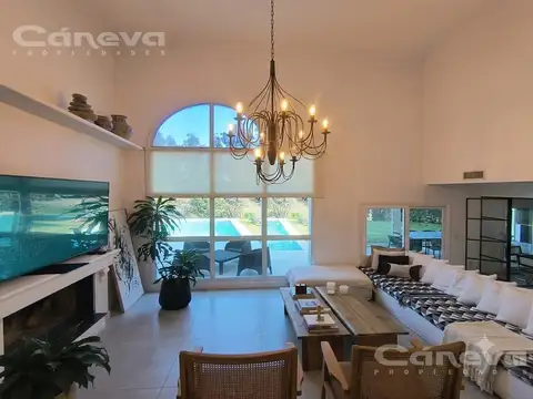Casa en Venta al Este