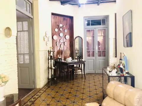Casa 5 ambientes con 1 baño