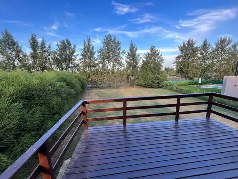 Casa en Alquiler en El Naudir, USD 1.200