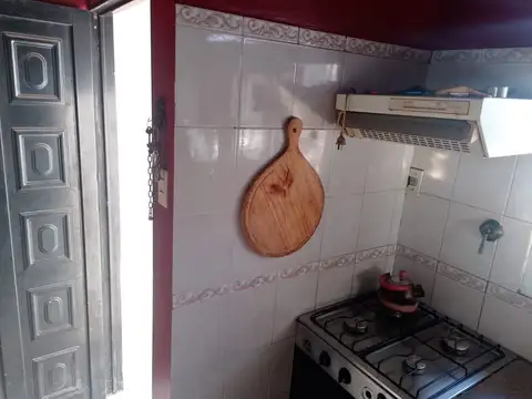 Casa 6 ambientes con 2 baños