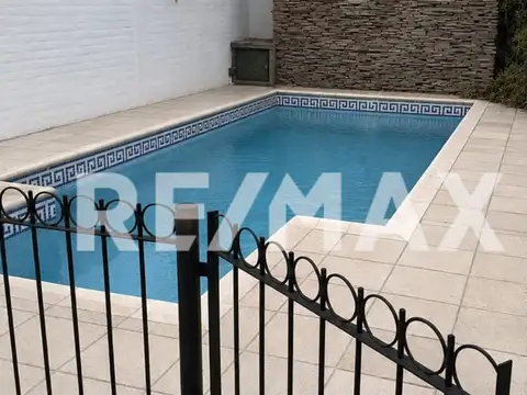 Depto Tipo Casa en Venta con 2 cocheras