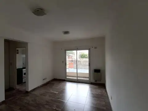 MONOAMBIENTE CON BALCON