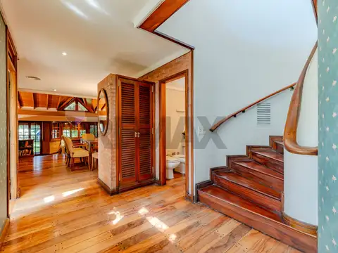 OPORT. CASA TRIPLEX CON JARDÍN Y PARRILLA