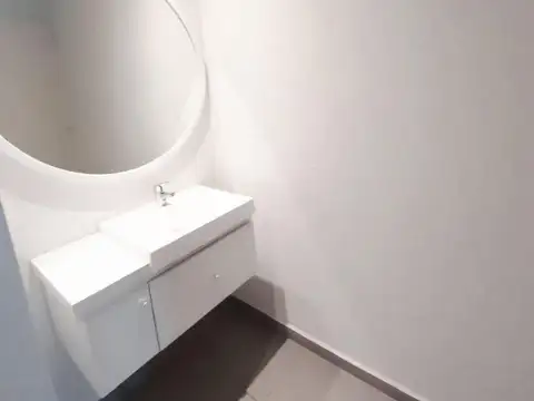 Departamento Monoambiente muy amplio al Frente con Balcón