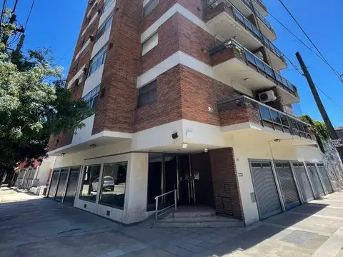 Departamento de 4 ambientes con cochera en Quilmes centro