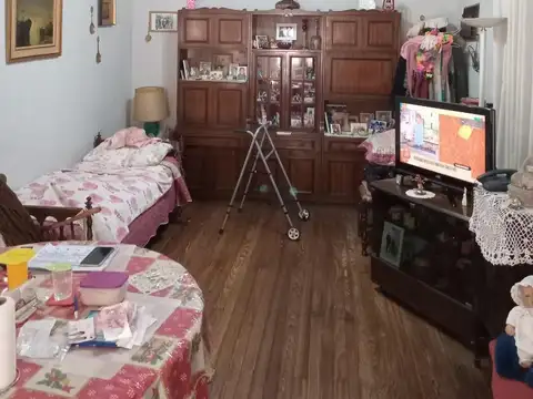 CASA DE DOS PLANTAS DE 4 AMBIENTES
