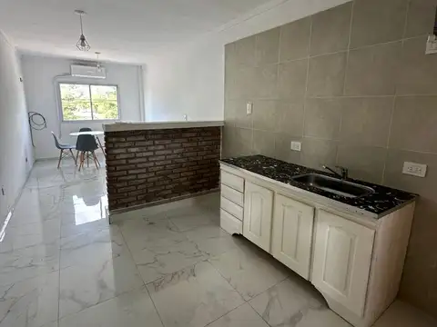 Departamento en Alquiler en Villa Lynch, $ 380.000