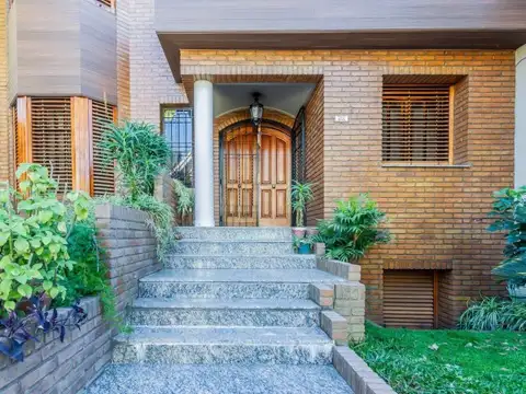 CASA | 9 AMBIENTES | CATEGORÍA | FONDO LIBRE | PISCINA | GARAGE 8 AUTOS | RAMOS MEJIA