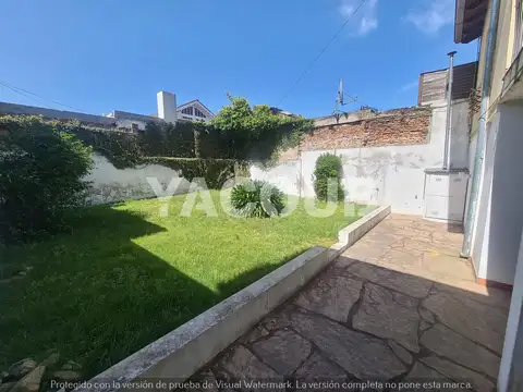 Oportunidad depto. de 2 Dormitorios con jardin y cochera común, 2 Baños - 81 M2 cub. - Tandil centro