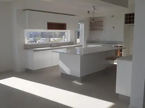 Casa en Alquiler al Noroeste
