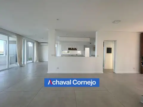 Casa en Alquiler con 2 cocheras