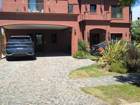 Casa en Venta en Nuevo Quilmes, USD 990.000