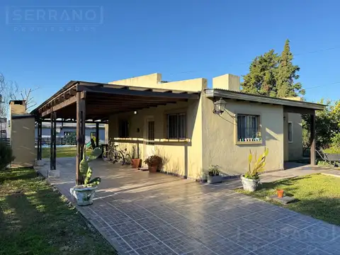 Casa en Venta con 3 cocheras