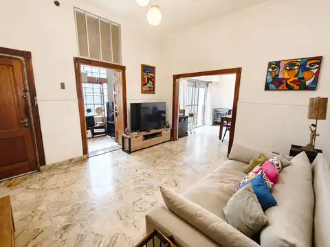 Casa 3 ambientes con 2 baños
