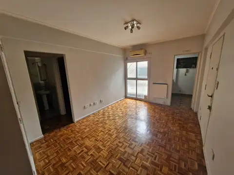 Departamento 2 Ambientes al contra frente! a 3 cuadras del Abasto!