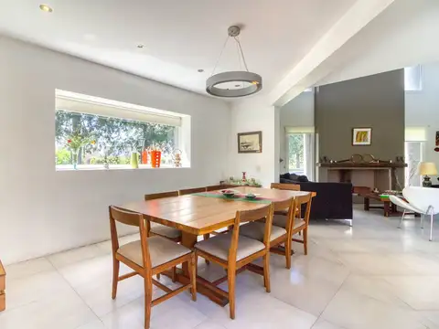 Venta casa 5 ambientes Altos de Campo Grande