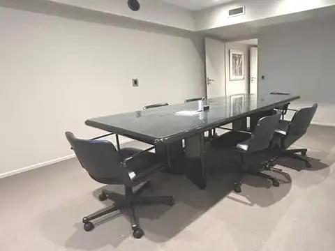 Oficina en Alquiler con 1 cochera