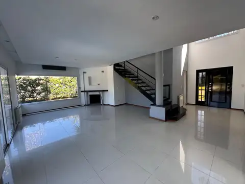 Casa en Venta en Santa Ana, USD 275.000