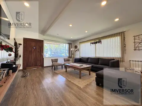 Casa 5 ambientes con 2 baños