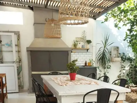 Casa 4 ambientes con 1 baño