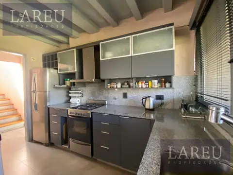 Casa 5 ambientes con 3 baños