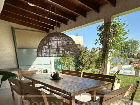 Casa 4 ambientes con 3 baños