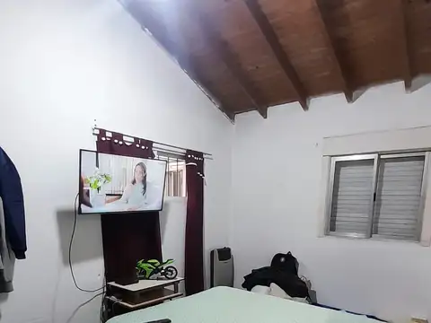 Casa 4 ambientes con 1 baño