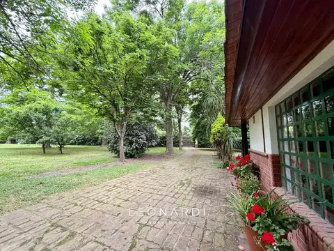 Los Fresnos esquina Los Tilos