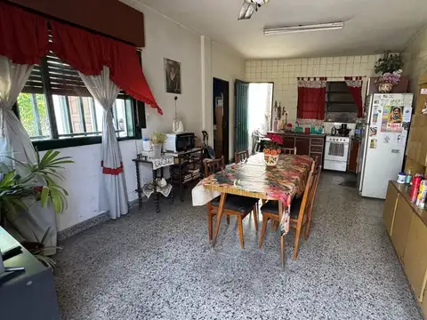 Casa en Venta en Isidro Casanova, USD 89.000